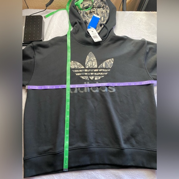 Adidas Originals Sz M Hoodie Logo Sweatshirt Women’s IC6076 Black $65 NWT - Picture 6 of 8